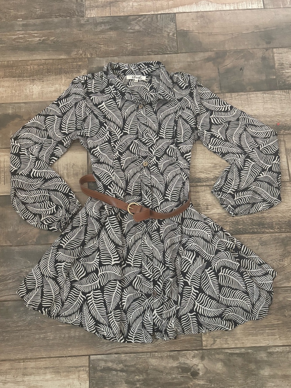 Black & White Leaf-Print Long Sleeve Shirt Dress